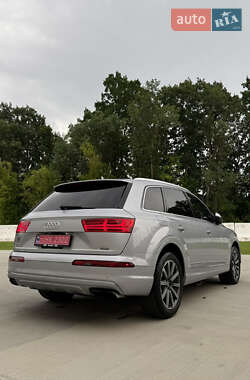 Внедорожник / Кроссовер Audi Q7 2017 в 
