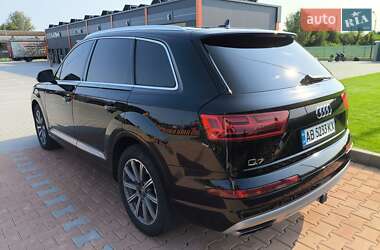 Внедорожник / Кроссовер Audi Q7 2015 в 