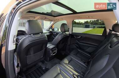 Внедорожник / Кроссовер Audi Q7 2015 в 
