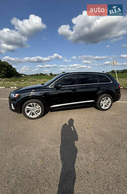 Внедорожник / Кроссовер Audi Q7 2019 в 