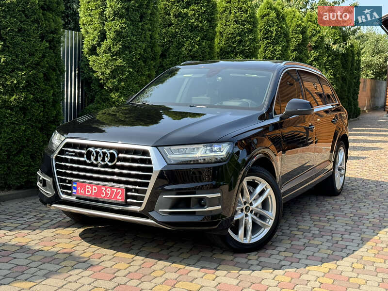 Внедорожник / Кроссовер Audi Q7 2017 в 
