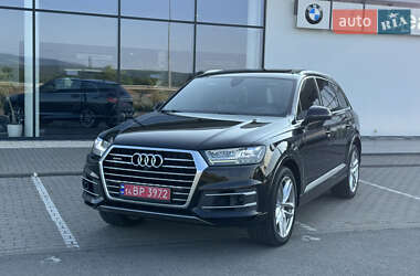 Внедорожник / Кроссовер Audi Q7 2017 в 
