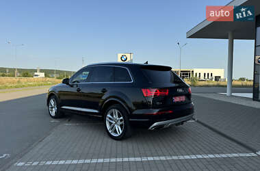 Внедорожник / Кроссовер Audi Q7 2017 в 