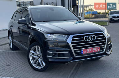 Внедорожник / Кроссовер Audi Q7 2017 в 