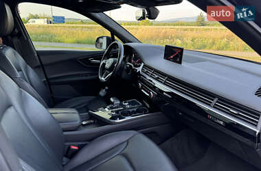 Внедорожник / Кроссовер Audi Q7 2017 в 