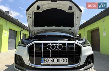 Внедорожник / Кроссовер Audi Q7 2020 в 