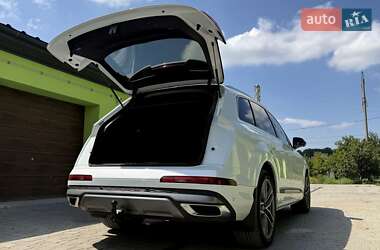 Внедорожник / Кроссовер Audi Q7 2020 в 