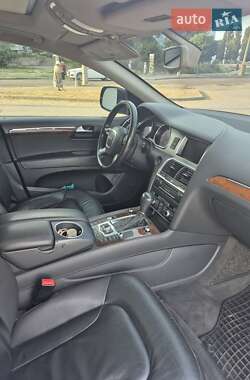 Позашляховик / Кросовер Audi Q7 2011 в 