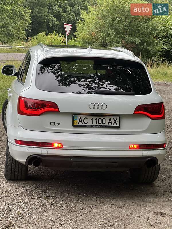 Позашляховик / Кросовер Audi Q7 2012 в Луцьку