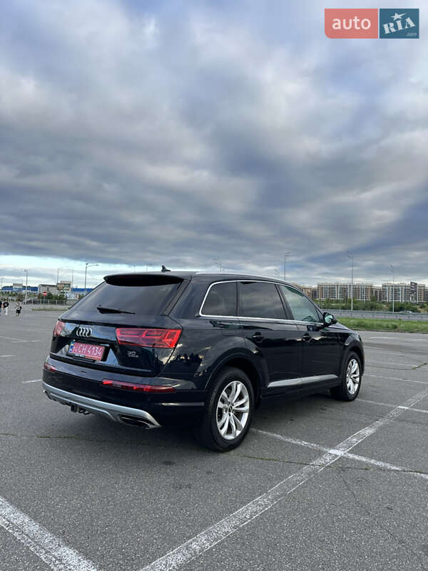 Позашляховик / Кросовер Audi Q7 2016 в Києві