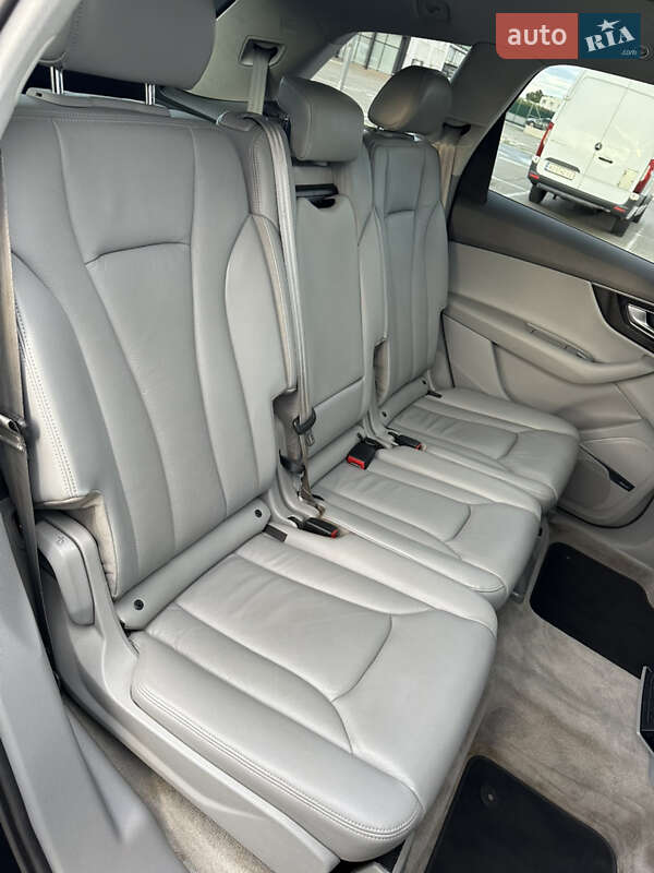 Позашляховик / Кросовер Audi Q7 2016 в Києві