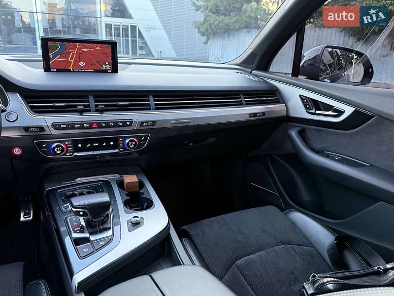 Внедорожник / Кроссовер Audi Q7 2016 в Харькове