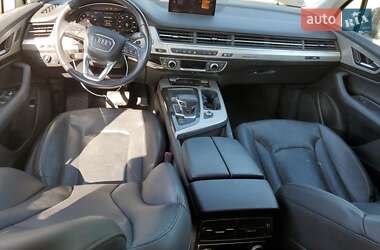 Внедорожник / Кроссовер Audi Q7 2017 в 