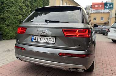 Внедорожник / Кроссовер Audi Q7 2016 в 