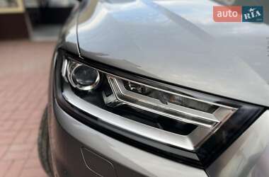 Внедорожник / Кроссовер Audi Q7 2016 в 