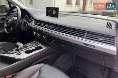 Внедорожник / Кроссовер Audi Q7 2016 в 