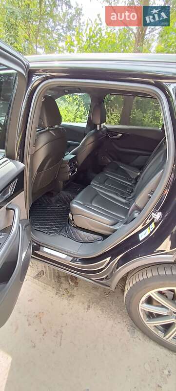 Внедорожник / Кроссовер Audi Q7 2016 в Киеве