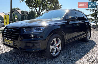Внедорожник / Кроссовер Audi Q7 2015 в 