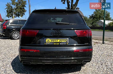 Внедорожник / Кроссовер Audi Q7 2015 в 
