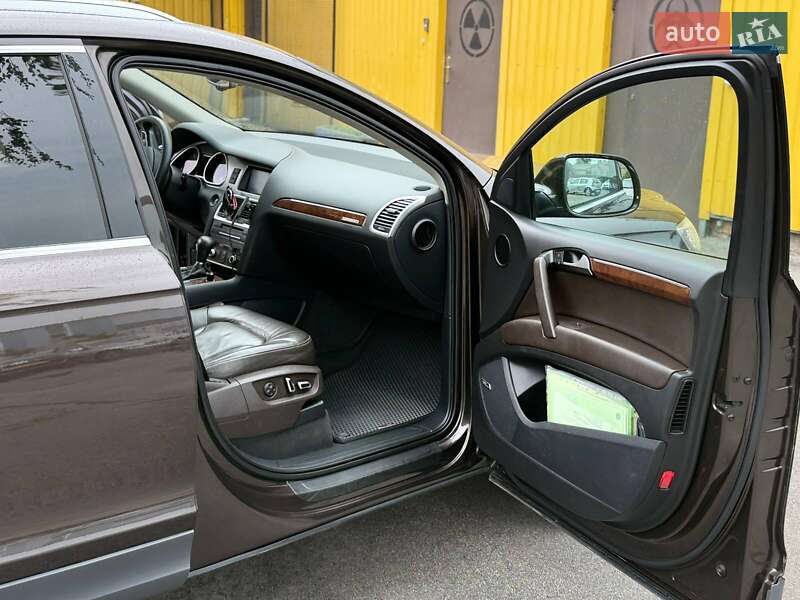 Внедорожник / Кроссовер Audi Q7 2010 в Чернигове