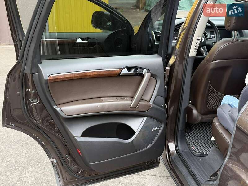 Внедорожник / Кроссовер Audi Q7 2010 в Чернигове