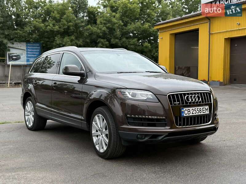 Внедорожник / Кроссовер Audi Q7 2010 в 