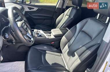 Внедорожник / Кроссовер Audi Q7 2018 в 