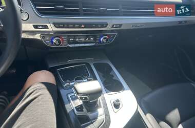 Внедорожник / Кроссовер Audi Q7 2018 в 