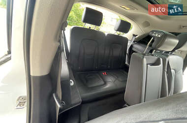 Внедорожник / Кроссовер Audi Q7 2011 в 