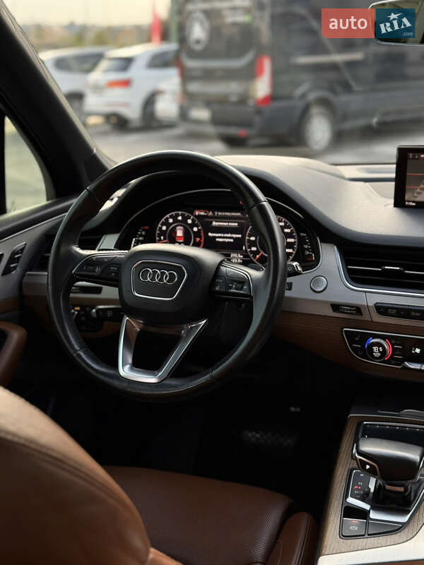 Внедорожник / Кроссовер Audi Q7 2016 в Ровно