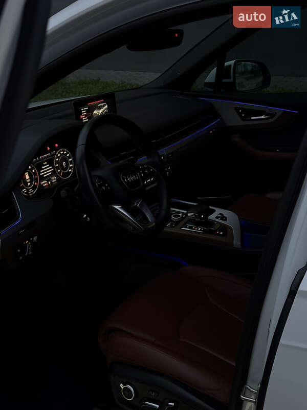 Внедорожник / Кроссовер Audi Q7 2016 в Ровно