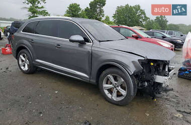 Внедорожник / Кроссовер Audi Q7 2020 в 