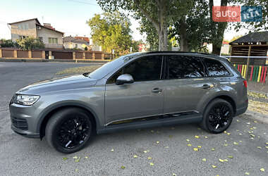 Позашляховик / Кросовер Audi Q7 2016 в 