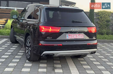 Внедорожник / Кроссовер Audi Q7 2017 в 