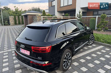 Внедорожник / Кроссовер Audi Q7 2017 в 