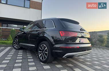 Внедорожник / Кроссовер Audi Q7 2017 в 