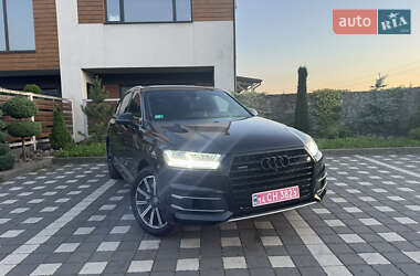 Внедорожник / Кроссовер Audi Q7 2017 в 