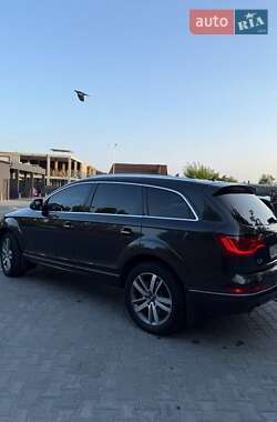 Внедорожник / Кроссовер Audi Q7 2011 в 