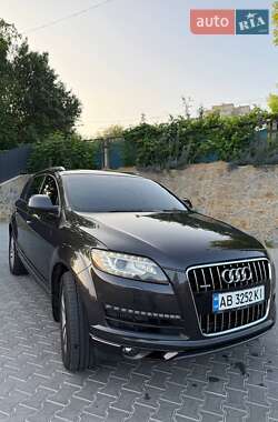 Внедорожник / Кроссовер Audi Q7 2011 в 
