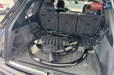 Внедорожник / Кроссовер Audi Q7 2018 в 