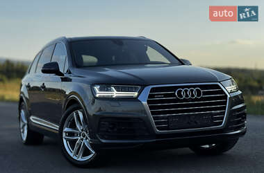 Внедорожник / Кроссовер Audi Q7 2017 в 