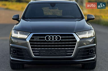 Внедорожник / Кроссовер Audi Q7 2017 в 