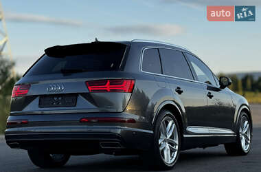 Внедорожник / Кроссовер Audi Q7 2017 в 