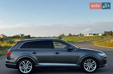Внедорожник / Кроссовер Audi Q7 2017 в 