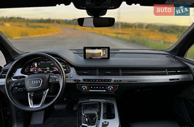 Внедорожник / Кроссовер Audi Q7 2017 в 