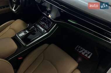 Позашляховик / Кросовер Audi Q7 2023 в 