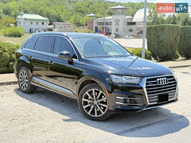 Внедорожник / Кроссовер Audi Q7 2016 в Днепре