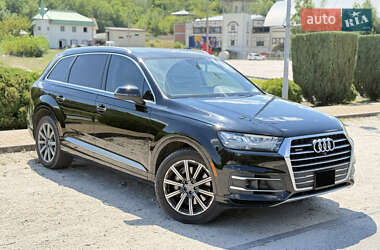Внедорожник / Кроссовер Audi Q7 2016 в 
