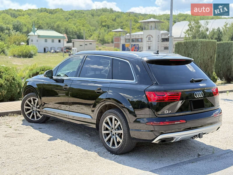 Внедорожник / Кроссовер Audi Q7 2016 в Днепре