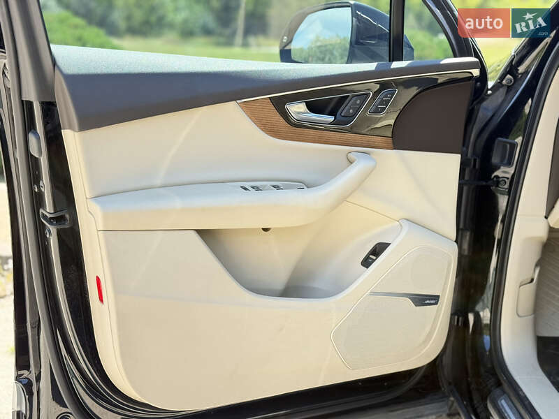 Внедорожник / Кроссовер Audi Q7 2016 в Днепре